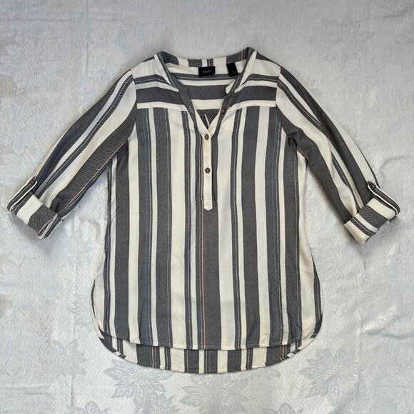 Daytrip from Buckle Henley Long Sleeve Striped Long Shirt - Picture 3 of 15